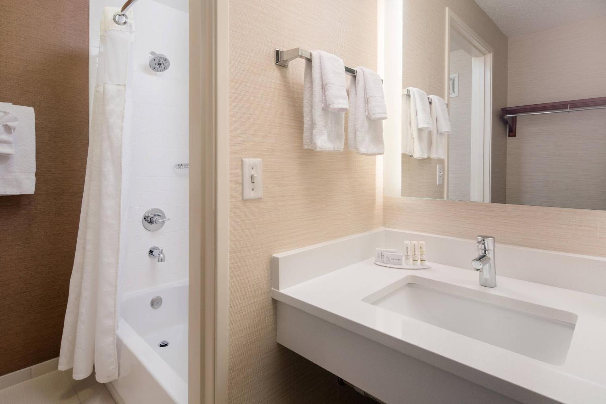 Fairfield Inn By Marriott Loveland Fort Collins Exterior photo